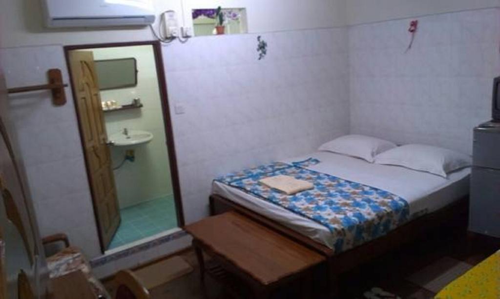 Chan Myae Guesthouse Yangon Room photo